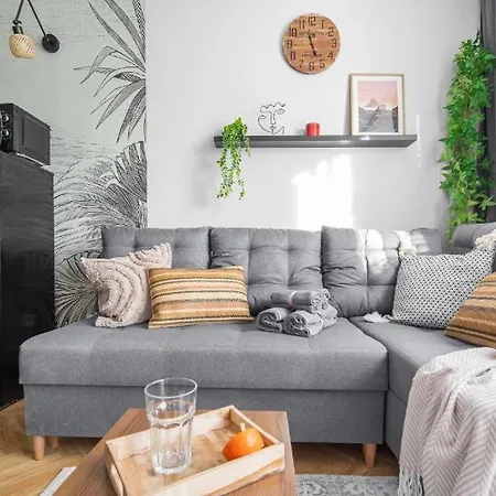 Modern Bruna By Vaya Varsavia